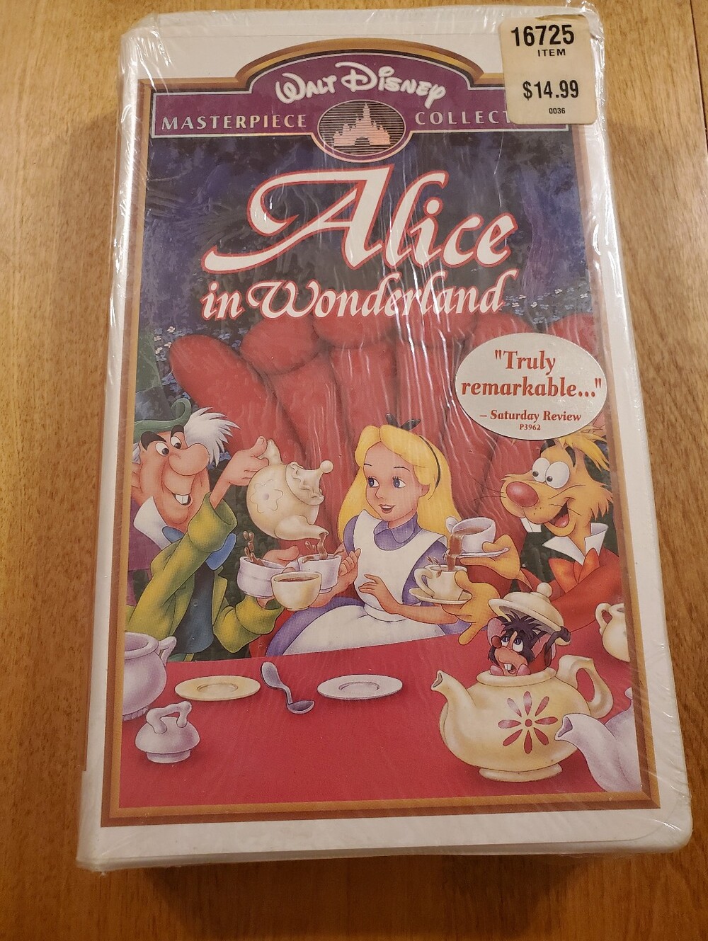 Disney Masterpiece Collection Alice in Wonderland VHS Tape Clamshell Case sealed